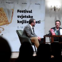 izlaska u mračnim najseksi trenucima japanski dečki izlazili na jastucima