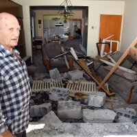 Požega: Vozač u bijegu od policije završio u dnevnom boravku obiteljske kuće