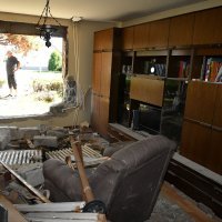 Požega: Vozač u bijegu od policije završio u dnevnom boravku obiteljske kuće