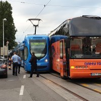 Sudar tramvaja i autobusa