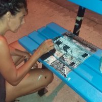 Noćno oslikavanje klupa u Vranjicu