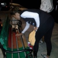 Noćno oslikavanje klupa u Vranjicu