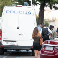 Uoči otvorenja izložbe bilo je posla za policiju