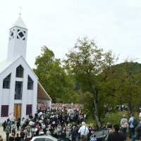 Zrin: Obilježena 76. obljetnica stradanja Zrinjana, uz misno slavlje i blagoslov nove crkve