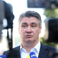 Kandidat za predsjednika RH Zoran Milanović družio se s građanima Ogulina