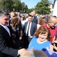 Kandidat za predsjednika RH Zoran Milanović družio se s građanima Ogulina