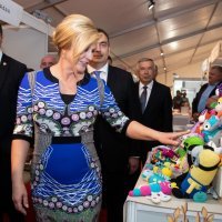 Kolinda prošetala Krapinom i obišla 27. Zagorski gospodarski zbor i 52. Festival kajkavskih popevki