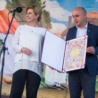 Predsjednica dodijelila Povelju Republike Hrvatske manifestaciji Vinkovačke jeseni