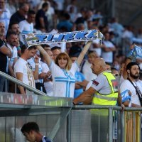 Pune tribine na Rujevici prate utakmicu Rijeke protiv Hajduka u osmom kolu HNL-a