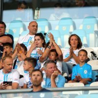 Pune tribine na Rujevici prate utakmicu Rijeke protiv Hajduka u osmom kolu HNL-a