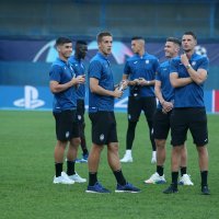 Igrači Atalante na maksimirskom travnjaku