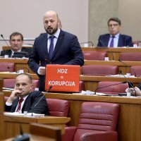 Gordan Maras s porukom HDZ-u na aktualcu
