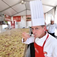 Vidovec: Pokušaj obaranja Guinnessovog rekorda u pripremi najveće sarme na svijetu