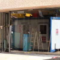 Postavljanje stakla na vilu Ante Vlahovića u Zagrebu