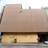 Postavljanje stakla na vilu Ante Vlahovića u Zagrebu