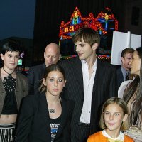 Demi Moore i Bruce Willis s kćerima i Ashtonom Kutcherom