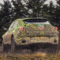 Aston Martin DBX SUV na testiranjima