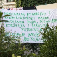 Split: Na tiramoli iznad vrta u Dominisovoj osvanuli su transparenti