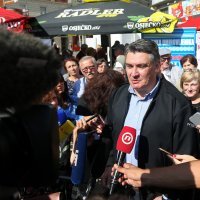 Milanović i Bernardić s umirovljenicima