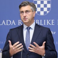 Andrej Plenković na konferenciji za medije o Dubravki Šuici