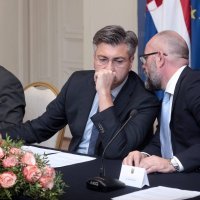 Potpisivanje ugovora za pristupne ceste za Pelješki most