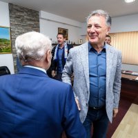 Delegacija Općine Žepče predvođena načelnikom Matom Zovkom primila je delegaciju GNK Dinamo, a srdačno su se pozdravili i Mirko Barišić te Zdravko Mamić