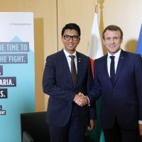 Predsjednik Madagaskara Andry Rajoelina i Emmanuel Macron