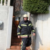 Rijeka: Vatrogasci gase požar koji je izbio na obiteljskoj kući