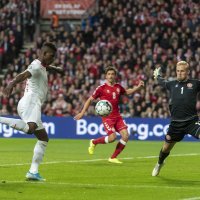 Danska (Kasper Schmeichel) - Švicarska (Breel Embolo)