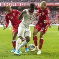 Danska (Martin Braithwaite, Jens Stryger Larsen) - Švicarska (Breel Embolo)