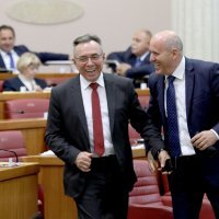 Srdačan susret Branka Bačića (HDZ) i Milorada Batinića (HNS)