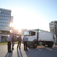 Vrgorčanima koji dovoze smeće u Split uoči županijske skupštine pridružio se i Miro Bulj