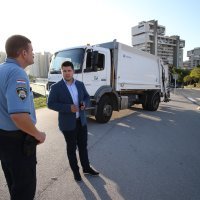 Vrgorčanima koji dovoze smeće u Split uoči županijske skupštine pridružio se i Miro Bulj