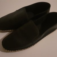 Muzej odbačenih predmeta, izložak: mokasine