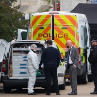 Policija na mjestu zločina u Essexu, gdje je u kamionu pronađeno 39 mrtvih osoba