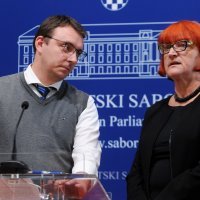 Rada Borić i Bojan Glavašević na tiskovnoj konferenciji u Saboru