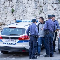 Otac i sin privedeni zbog pljačke zračne luke u Dubrovniku