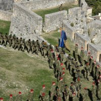 Dolazak novih vođa Hrvatske vojske na Kninsku tvrđavu