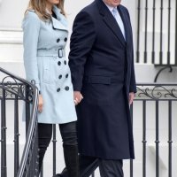 Melania Trump u kaputima koji naglašavaju struk