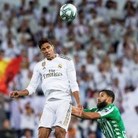 Real Madrid (Raphael Varane) - Betis (Nabil Fekir)
