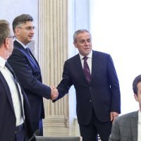 U Banskim dvorima održan sastanak Plenkovića i Bandića