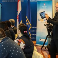 Ministrica Blaženka Divjak prezentirala tablete u sklopu projekta Škola za život