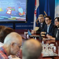 Ministrica Blaženka Divjak prezentirala tablete u sklopu projekta Škola za život