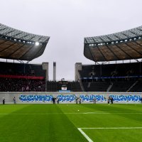 Koreografija navijača Herthe na terenu prije utakmice