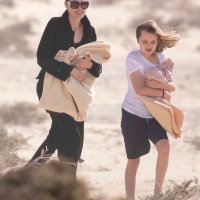 Angelina Jolie s djecom