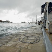 Visoka plima i more na ulicama Zadra nakon olujnog juga