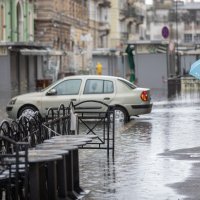 Poplavljena riječka tržnica zbog jakog juga i velike količine oborina