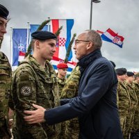 Kolinda Grabar Kitarović otvorila vojarnu 'Hrvatski branitelji Istre' u Puli