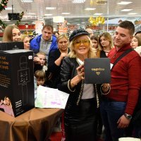 Maja Šuput družila se s fanovima u Slavonskom Brodu i predstavila svoju kolekciju Majushka