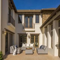 Katie Holmes prodaje kuću u Calabasasu